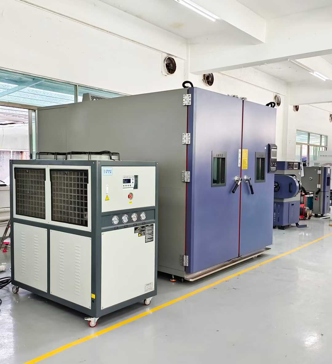 8m3步入式恒溫恒濕箱送貨湖南農業大學